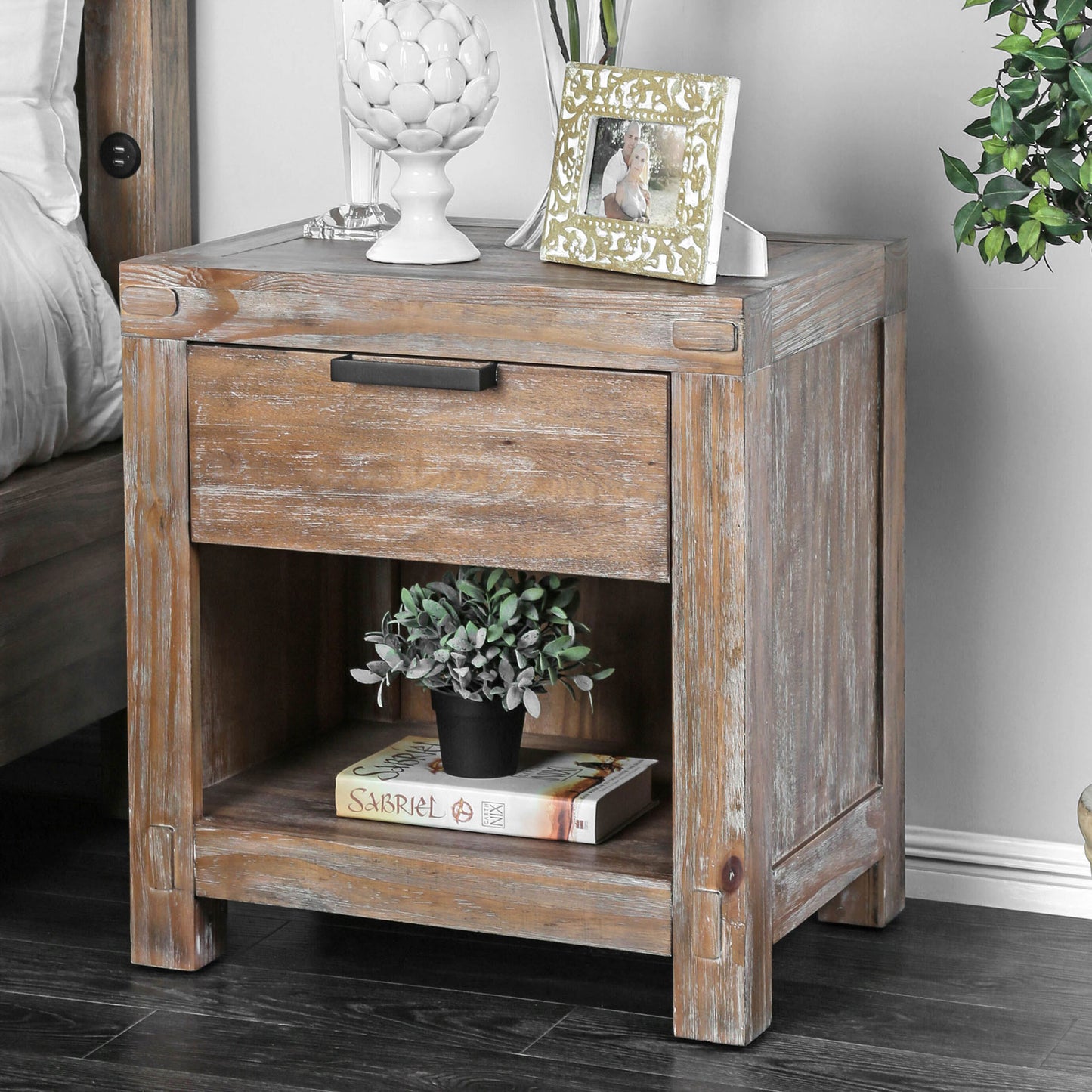 TREATLIFE HOME Rustic Weathered Light Nightstand with Black Bar Pull, 1-Drawer Bedroom Furniture, Solid Wood Construction