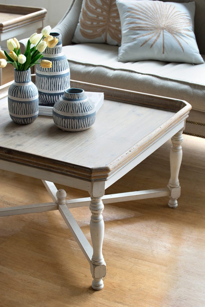 Stylish Square Coffee Table with Tray Design for Versatile Decor