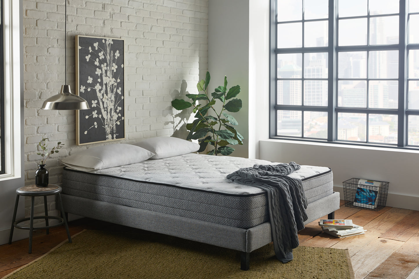 TREATLIFE HOME 10-Inch King Mattress with Gel Memory Foam and 884 Pocketed Coils, Enhanced Edge Support, White and Gray