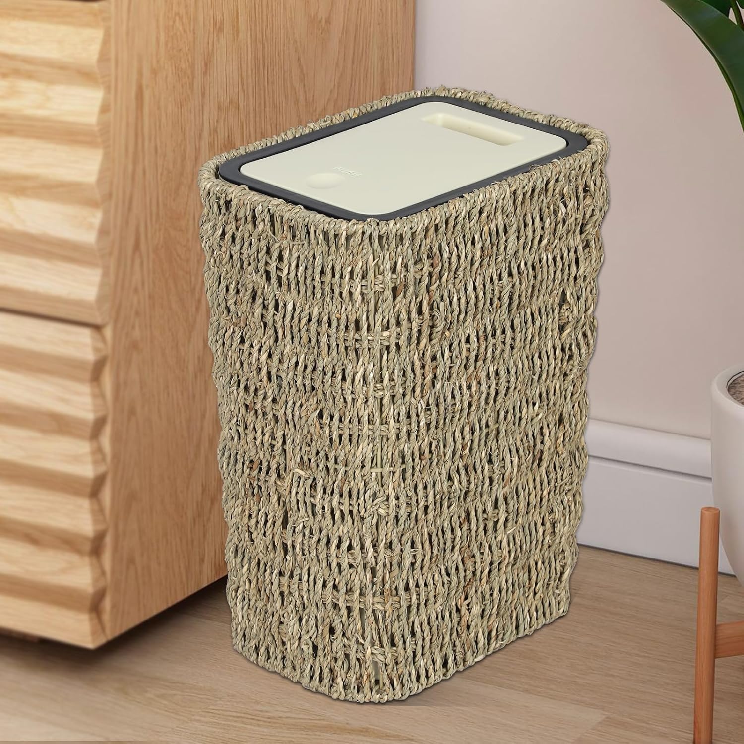 Woven seagrass rectangular laundry basket with beige pushlid
