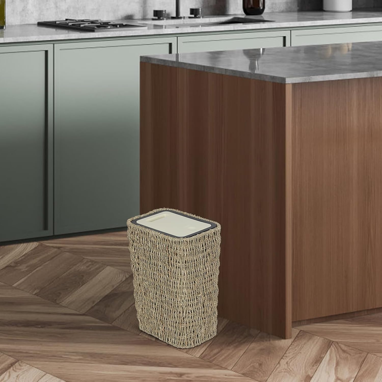 Woven wicker trash can with lid in neutral tone