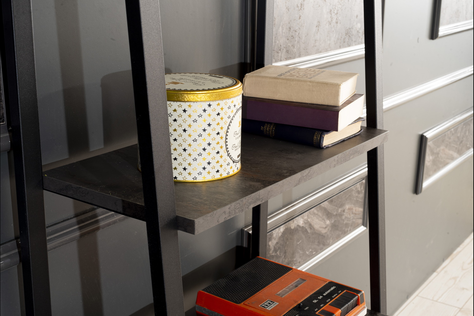 Gold starpatterned tin storage container
