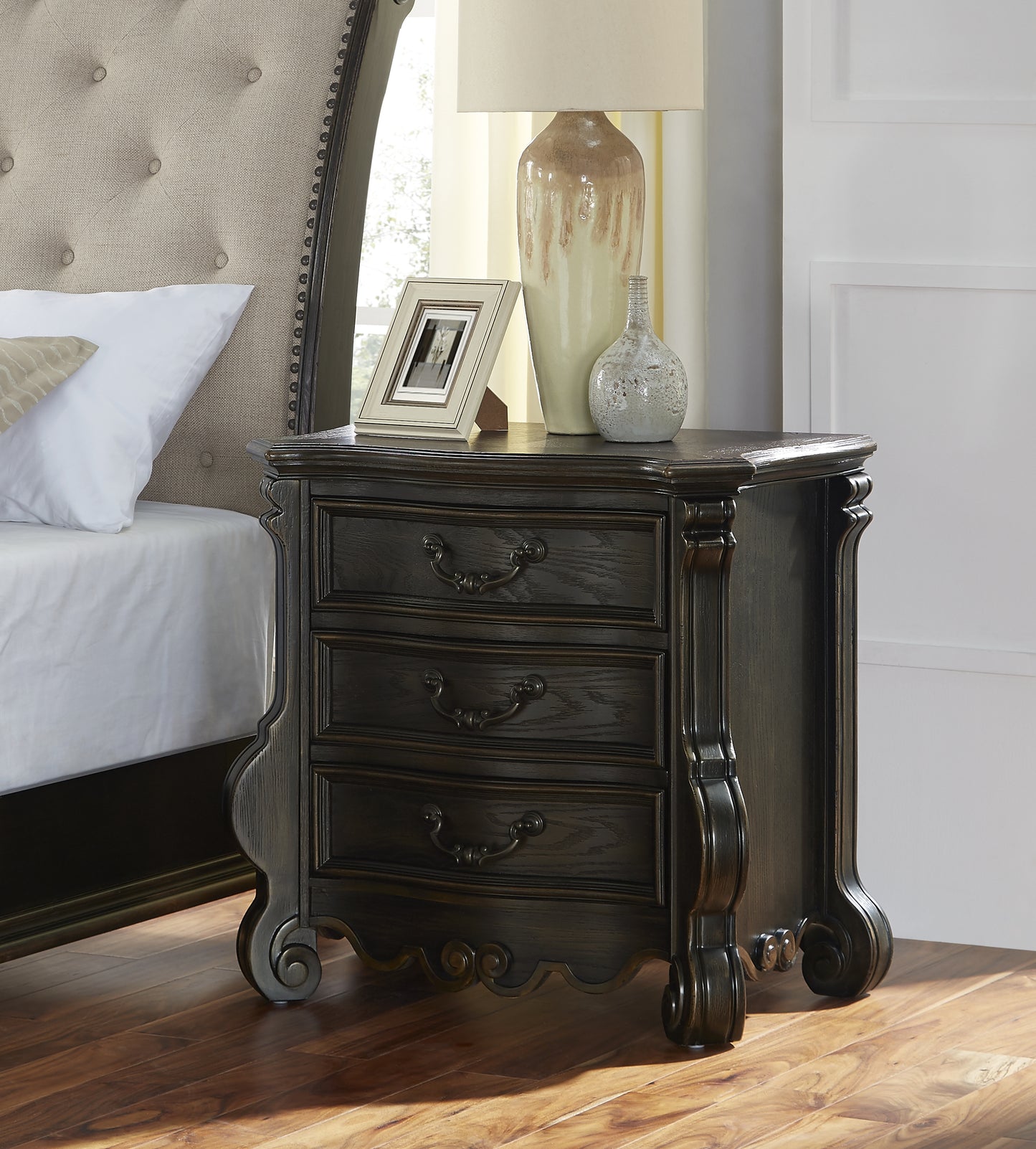 TREATLIFE HOME Wooden Nightstand with Antique Style, Fluted Pilasters and Whisper-Quiet Drawers, Dark Brown Finish
