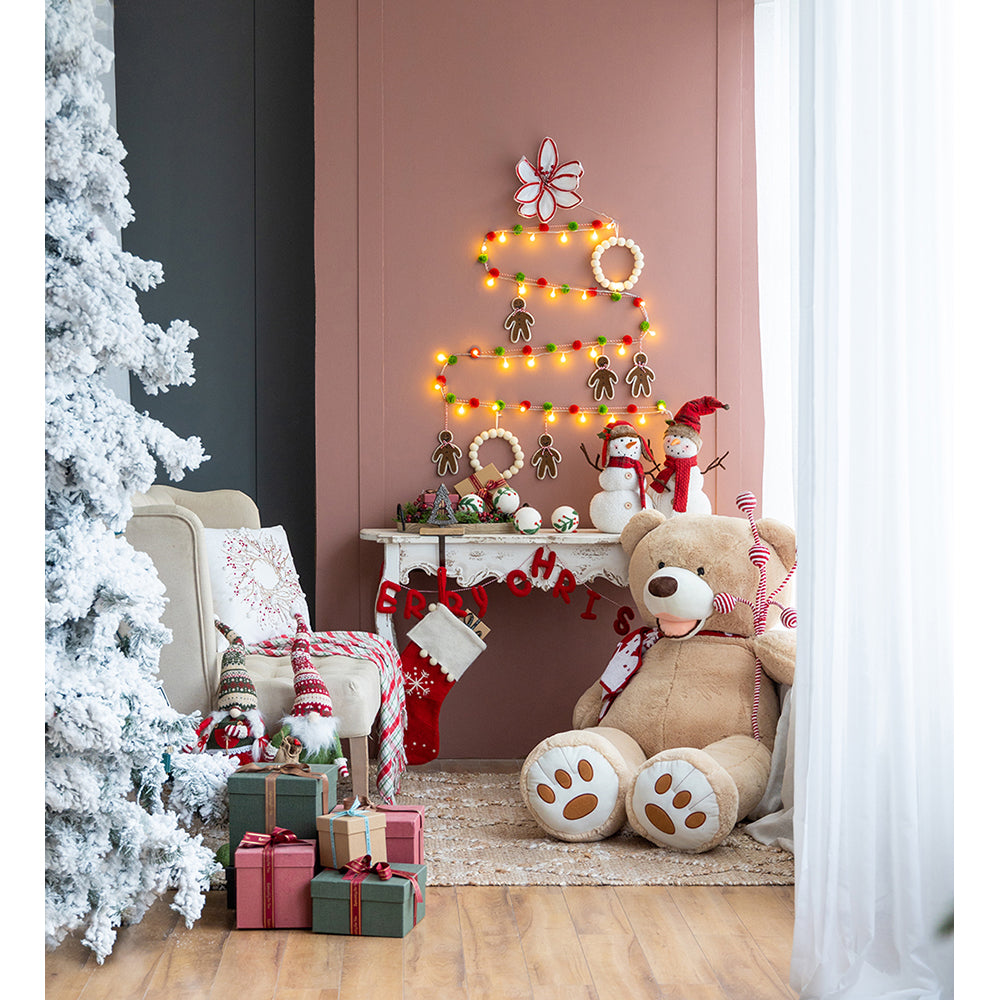 Large plush teddy bear a perfect cuddly toy for Christmas gifts
