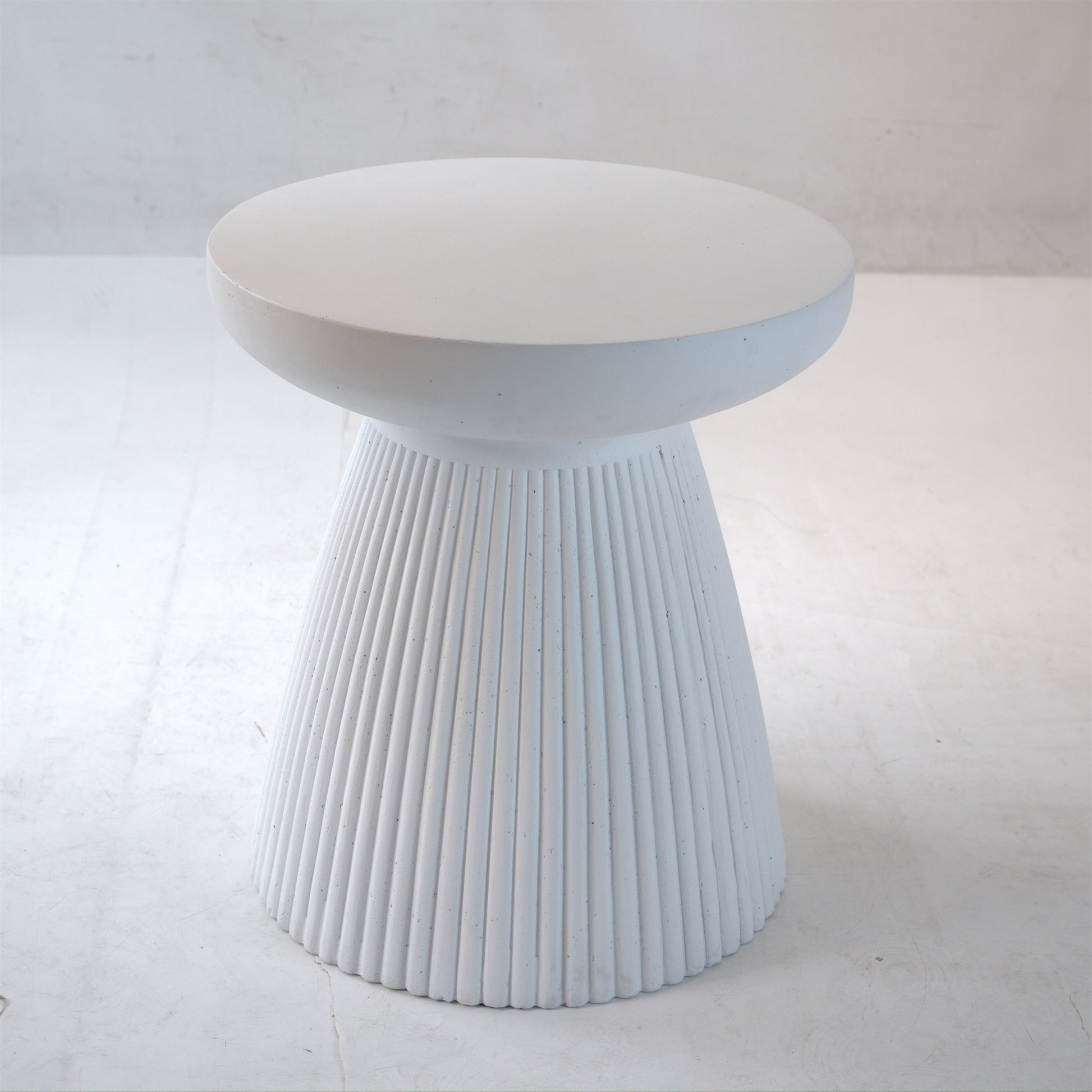 Modern white fluted pedestal accent table with smooth top