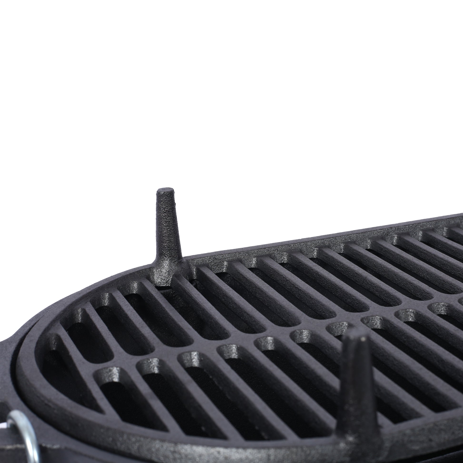 Heavy duty cast iron grill grate with raised ridges for optimal searing