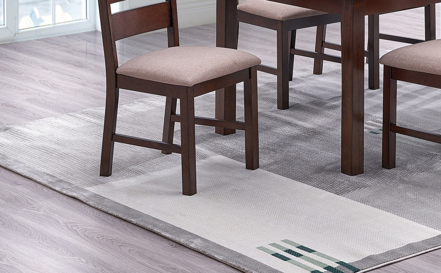 Modern runner rug with geometric pattern