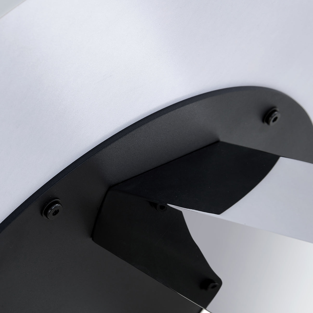 Black metal base with white diffuser